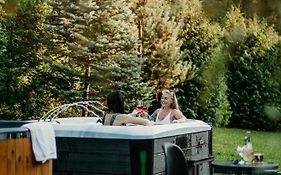APARTAMENTY VILLA PIGMALION - sauna, jacuzzi, parking, ogród